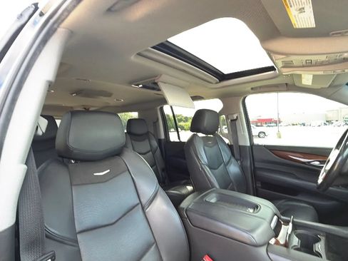 Used 2019 Cadillac Escalade ESV Premium Luxury AWD/4WD image 82