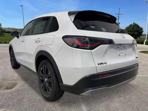 New 2026 Honda HR-V Sport image 3