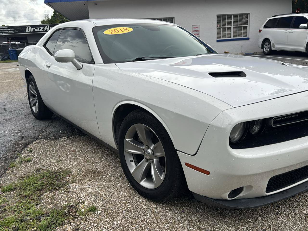 Used 2018 Dodge Challenger SXT RWD image 2
