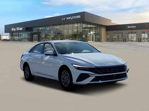New 2026 Hyundai Elantra Blue FWD image 11