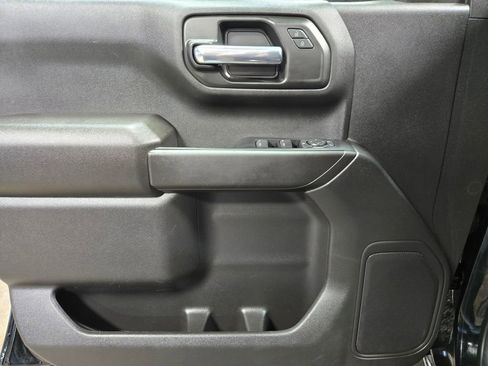 Used 2022 Chevrolet Silverado 1500 Custom Trail Boss AWD/4WD image 8