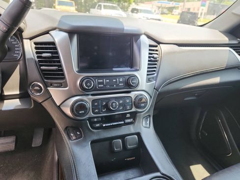 Used 2016 Chevrolet Suburban LT RWD image 12