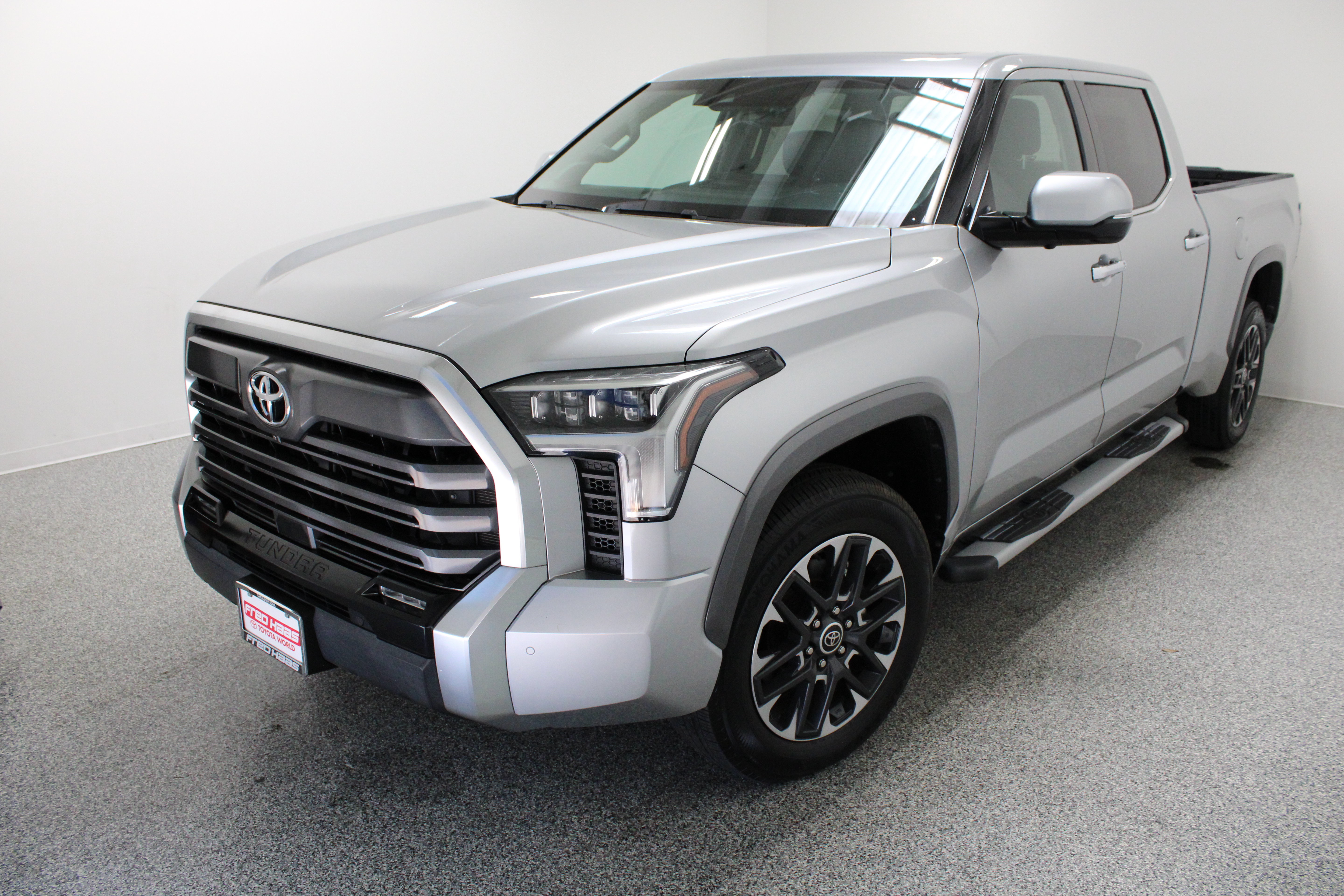Used 2022 Toyota Tundra Limited AWD/4WD image 2