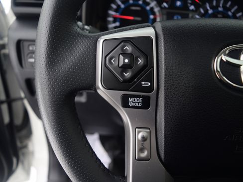 Used 2018 Toyota 4Runner Limited image 6