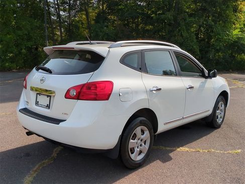 Used 2014 Nissan Rogue S w/ Convenience Package image 4