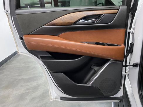 Used 2016 Cadillac Escalade Premium image 44