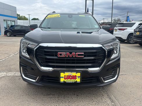 Used 2023 GMC Terrain SLE w/ Driver Convenience Package AWD/4WD image 3