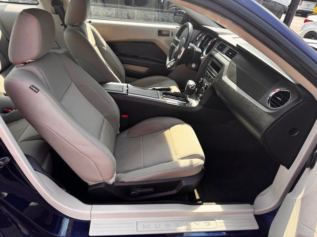 Used 2011 Ford Mustang Coupe w/ 101A Rapid Spec Order Code RWD image 27