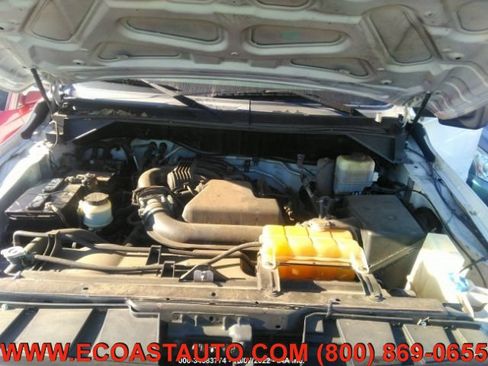 Used 2014 Nissan NV 2500 SV image 5