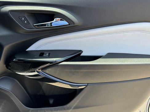 New 2026 Chevrolet Trax LT w/ Midnight Edition FWD image 9