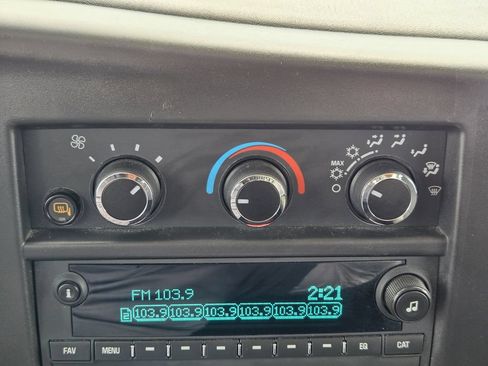 Used 2024 Chevrolet Express 2500 w/ Driver Convenience Package RWD image 18