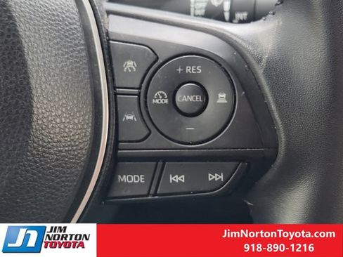 Used 2023 Toyota Corolla SE w/ SE Package FWD image 29