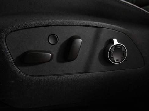 Certified 2025 Buick Enclave Avenir w/ Super Cruise Package image 16