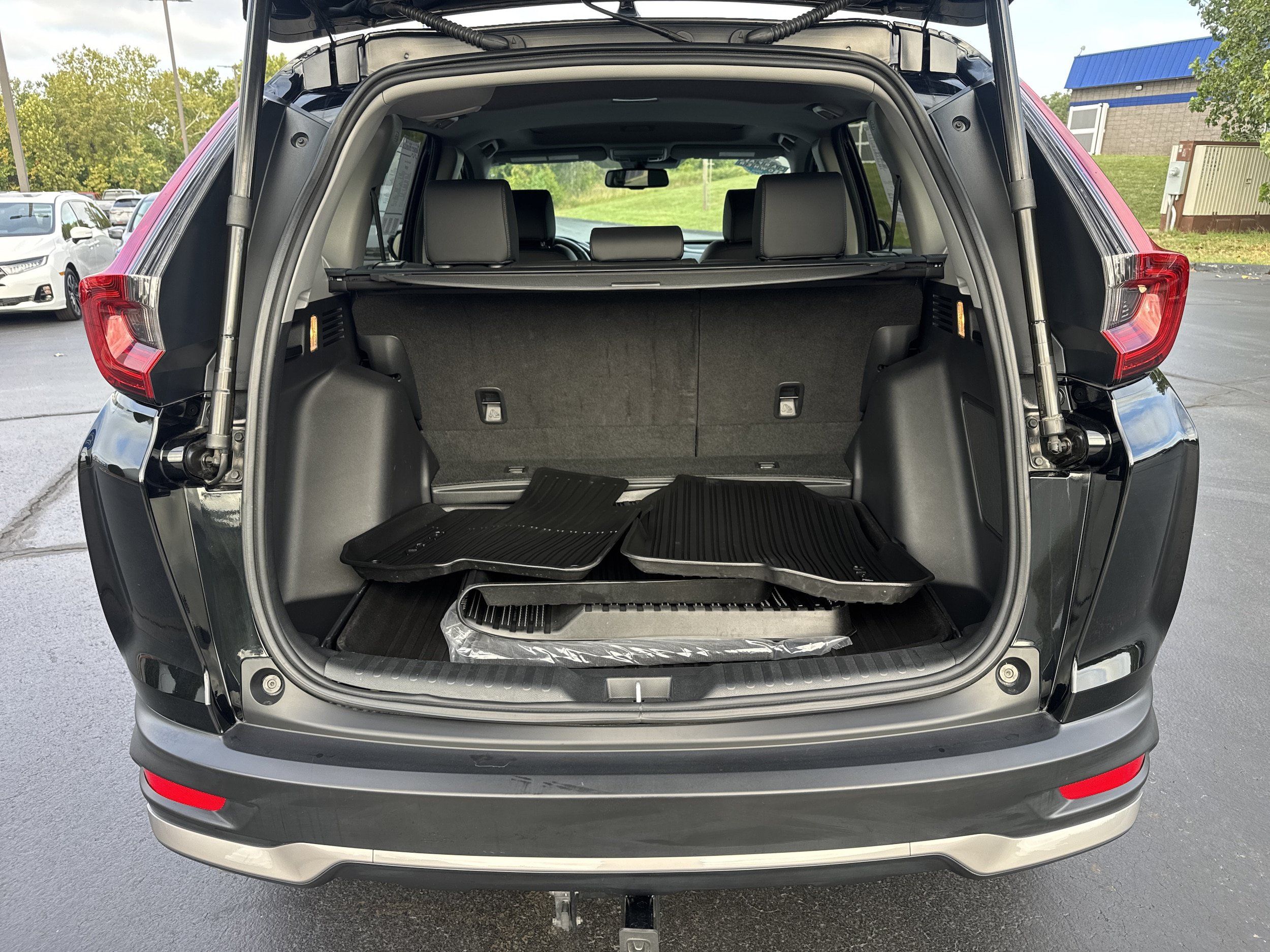 Used 2022 Honda CR-V Touring image 11