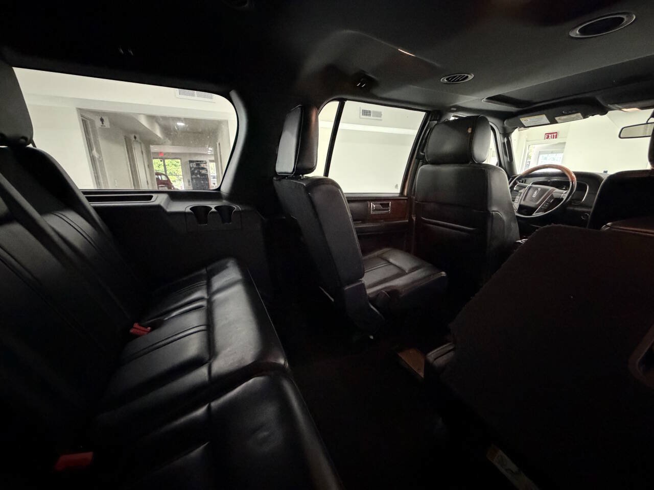 Used 2017 Lincoln Navigator L Select AWD/4WD image 9