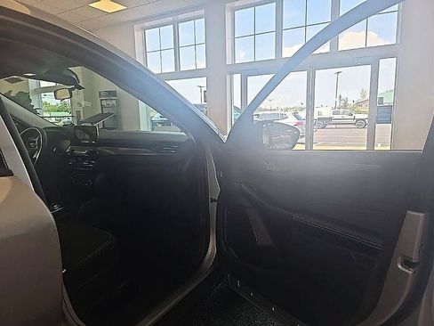 Used 2024 Ford Escape Active AWD/4WD image 36