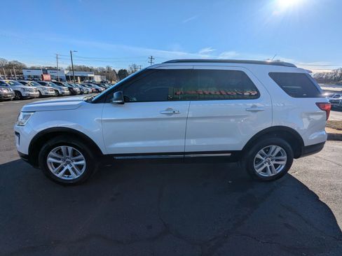Used 2018 Ford Explorer XLT w/ Equipment Group 201A image 4
