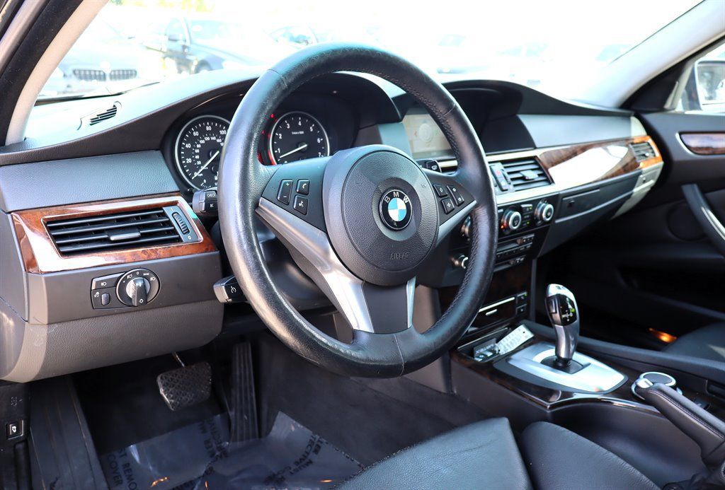 Used 2008 BMW 535xi Wagon AWD/4WD image 17