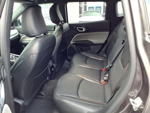 Used 2023 Jeep Compass Limited w/ Elite Group AWD/4WD image 15