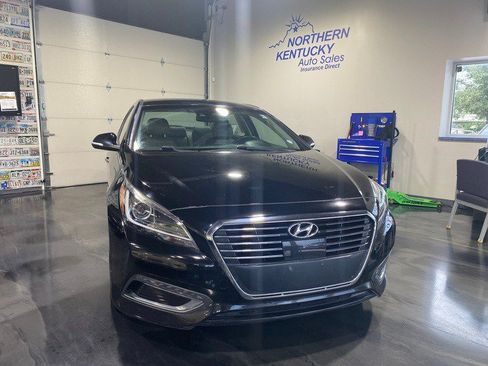 Used 2017 Hyundai Sonata Limited FWD image 2