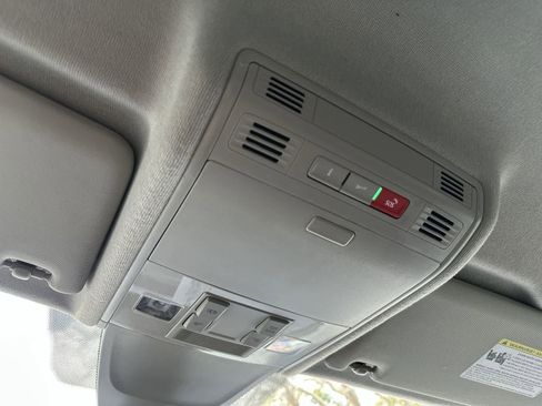 Used 2024 Volkswagen Tiguan S image 17