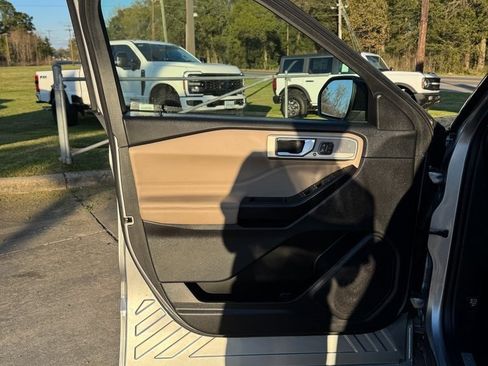 Used 2020 Ford Explorer Limited w/ Class III Trailer Tow Package image 7