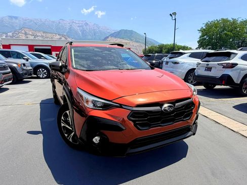 Used 2024 Subaru Crosstrek 2.0i Premium AWD/4WD image 2