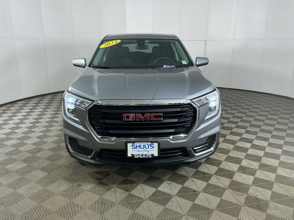 Used 2024 GMC Terrain SLE AWD/4WD image 3