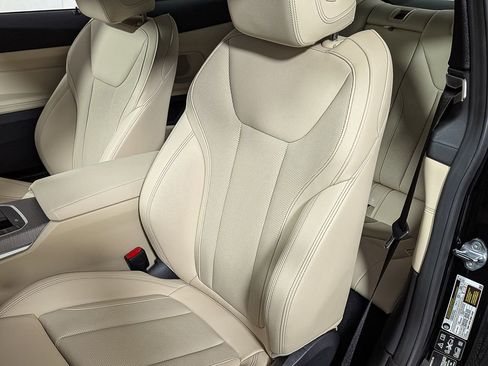 Used 2025 BMW 430i xDrive Coupe w/ Convenience Package image 21