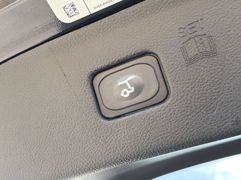 Used 2018 Ford Edge Titanium w/ Equipment Group 301A image 19