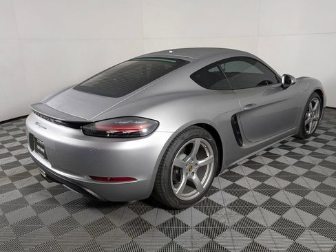 Used 2018 Porsche 718 Cayman image 6