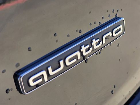 Used 2024 Audi Q5 2.0T Premium w/ Convenience Package image 8