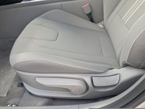 Used 2025 Hyundai Elantra Sport FWD image 16