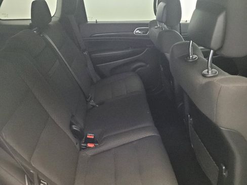 Used 2020 Jeep Grand Cherokee Laredo image 19