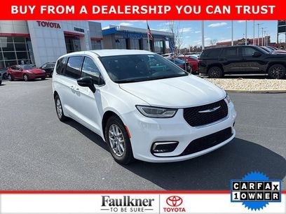 Used 2024 Chrysler Pacifica Touring-L