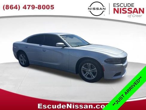 Used 2022 Dodge Charger SXT RWD image 1
