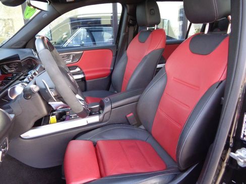 Used 2022 Mercedes-Benz GLB 35 AMG 4MATIC image 9