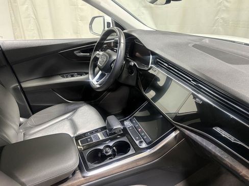 Used 2019 Audi Q8 Premium AWD/4WD image 7