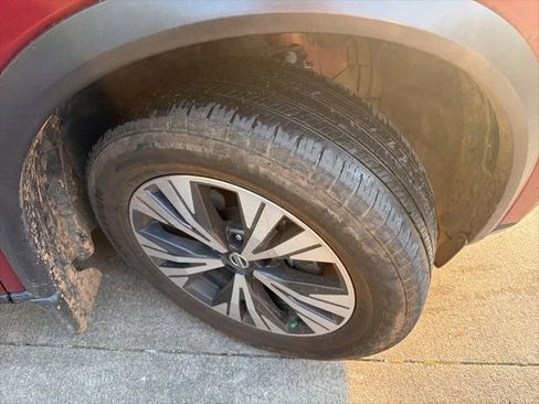 Used 2021 Nissan Rogue SV w/ Premium Package FWD image 7
