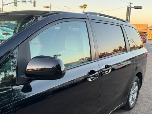 Used 2017 Toyota Sienna LE FWD image 8
