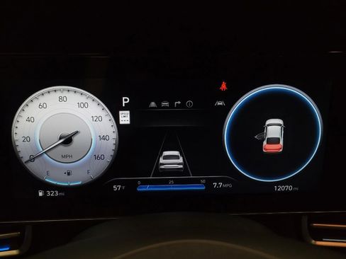 Used 2025 Hyundai Elantra SEL image 23