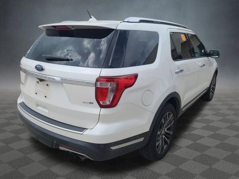Used 2018 Ford Explorer Platinum AWD/4WD image 4