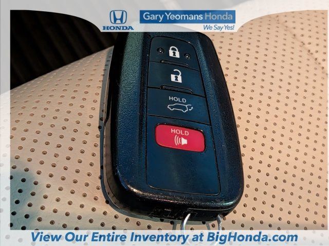 Used 2020 Toyota Highlander Limited FWD image 37
