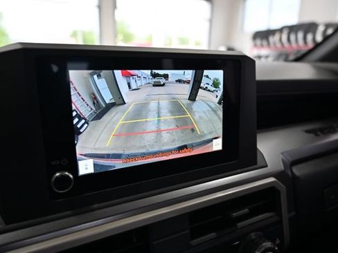 Used 2025 Toyota Tacoma TRD Sport AWD/4WD image 17