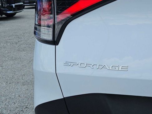 Used 2024 Kia Sportage EX FWD image 12