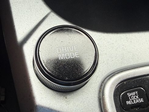 Used 2024 Kia Seltos LX AWD/4WD image 23