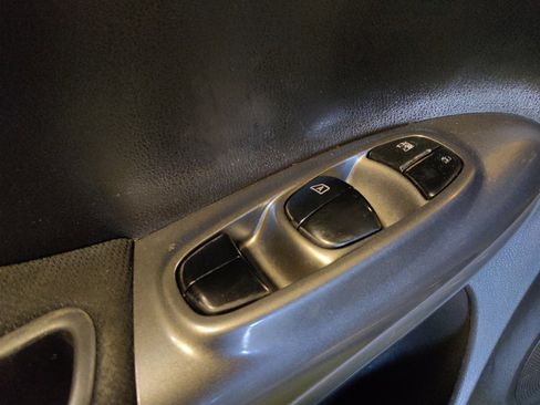 Used 2016 Nissan Juke S image 27