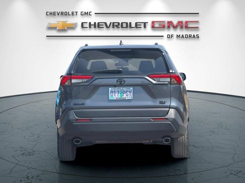 Used 2023 Toyota RAV4 XLE AWD/4WD image 4
