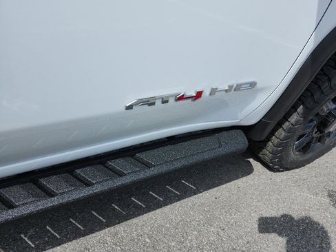 New 2026 GMC Sierra 2500 AT4 w/ AT4 Premium Plus Package AWD/4WD image 5