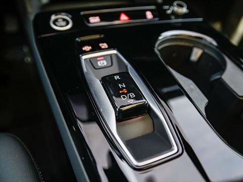 Certified 2025 Audi A6 e-tron Premium Plus w/ Premium Plus RWD image 25